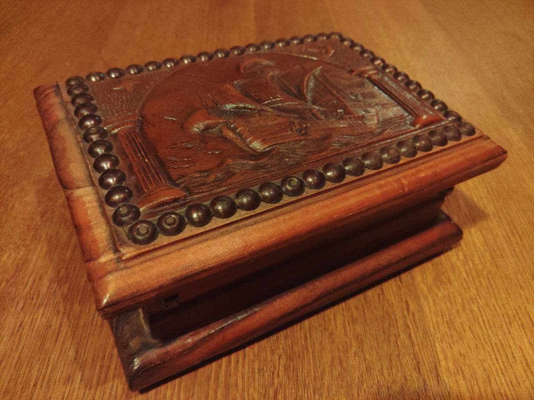 希少　宝箱　木彫　木箱　木製　彫刻 帆船　アンティーク　ヴィンテージ　レトロ