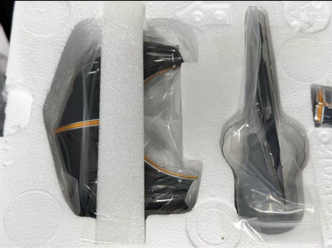 新品 未使用 LCD モデル 1/18 パガーニ ウアイラ ミニカー 全開閉