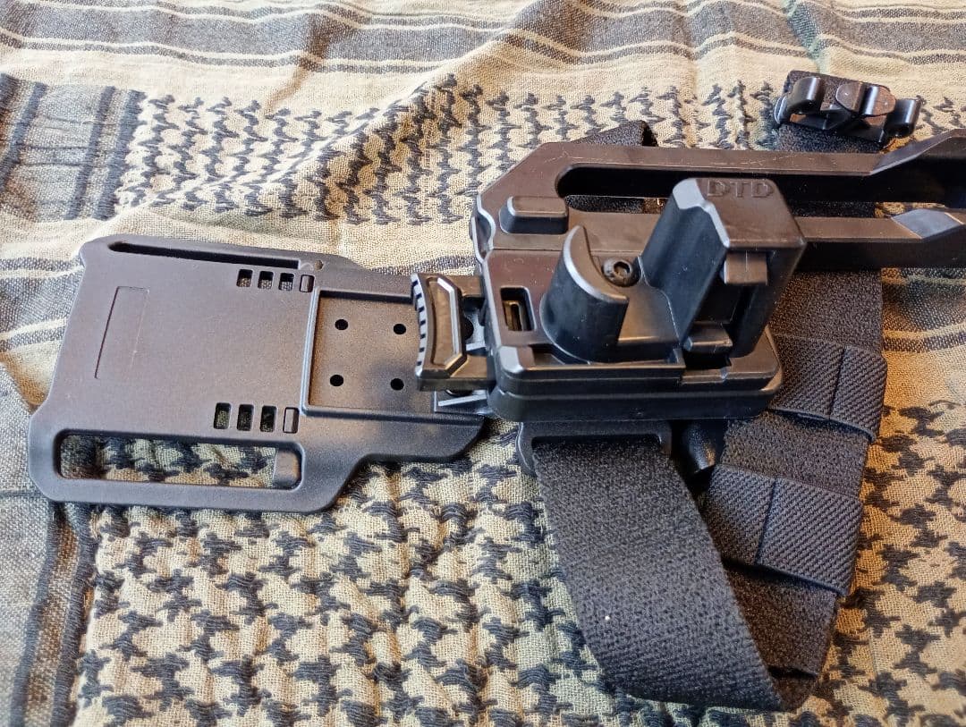 東京マルイsocom mk23 +マガジン、ホルスター等