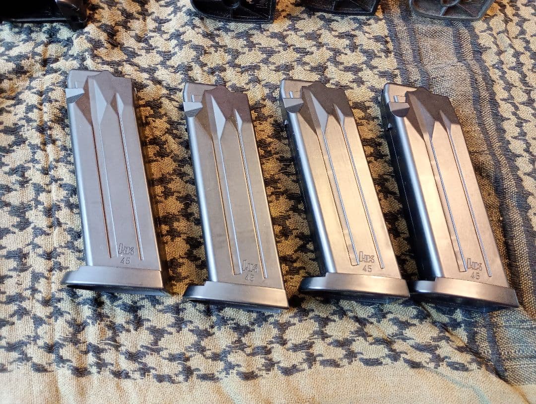 東京マルイsocom mk23 +マガジン、ホルスター等