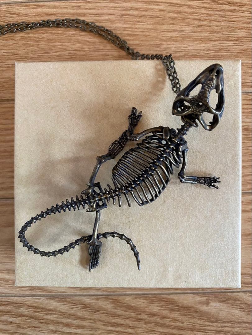 nyui フトアゴヒゲトカゲ　ネックレス