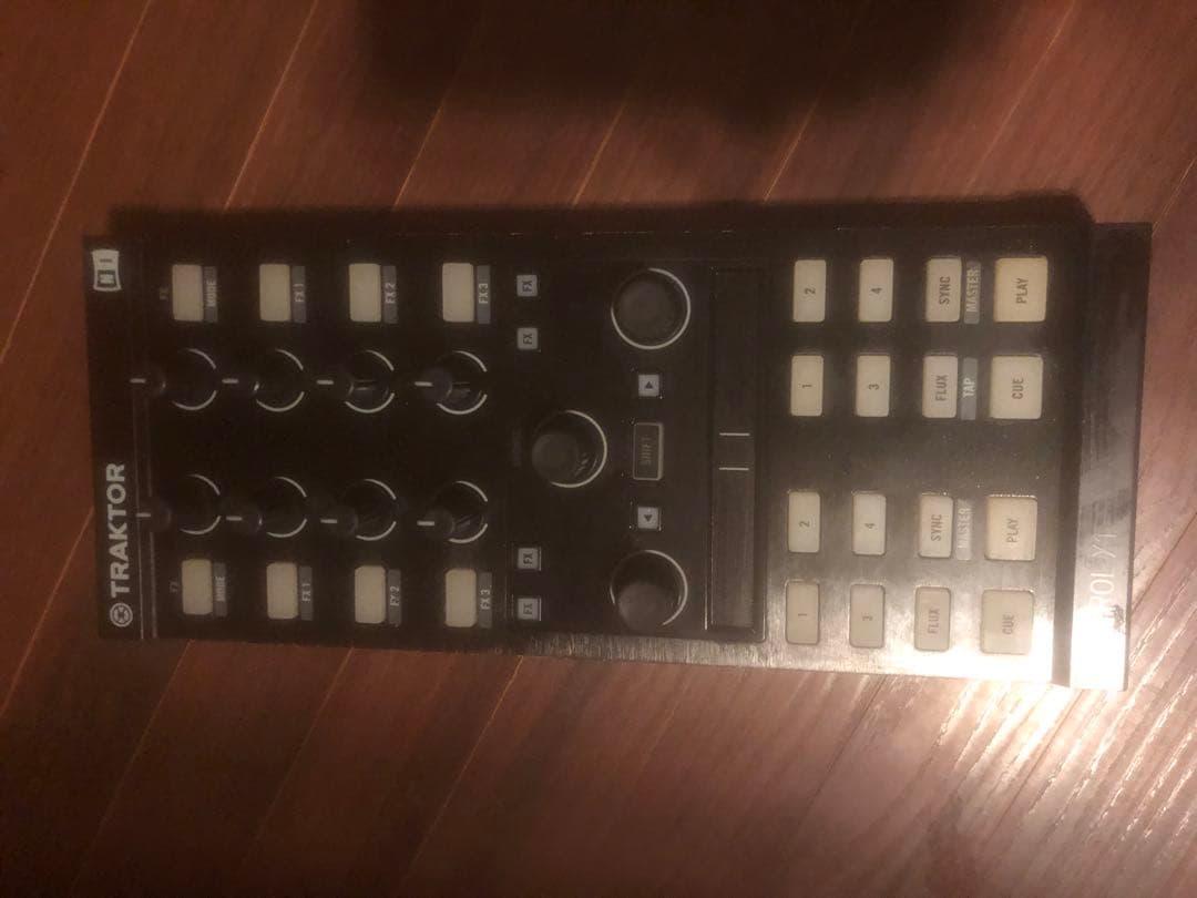 DJ機材 TRAKTOR X1 mk2 native instruments