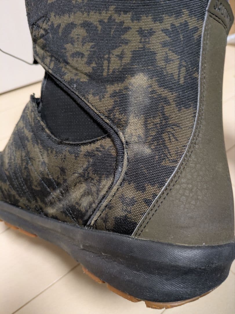 スノーボードブーツ　サロモン