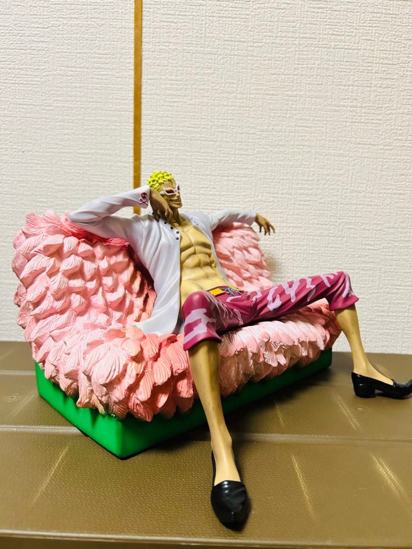 ドフラミンゴ　アーカイブコレクション ワンピース フィギュア