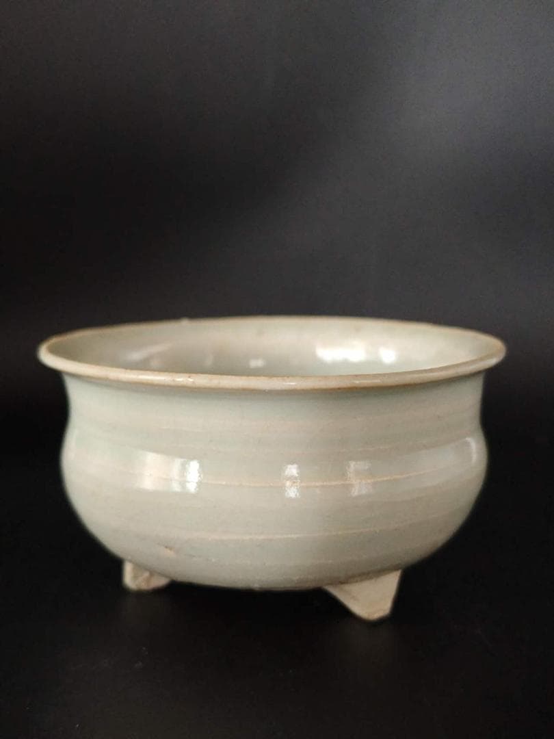 中国古美術　宋時代　青磁龍泉窯三足香炉　茶道具　唐物　旧家蔵出し(C-21)