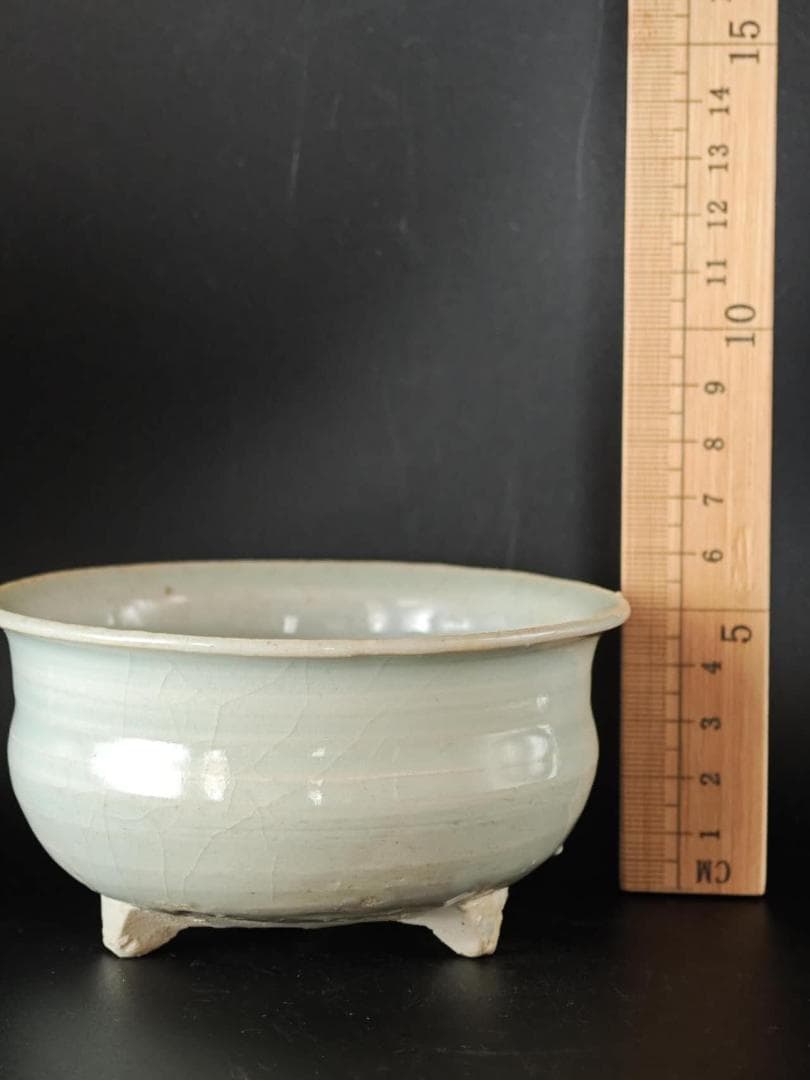 中国古美術　宋時代　青磁龍泉窯三足香炉　茶道具　唐物　旧家蔵出し(C-21)