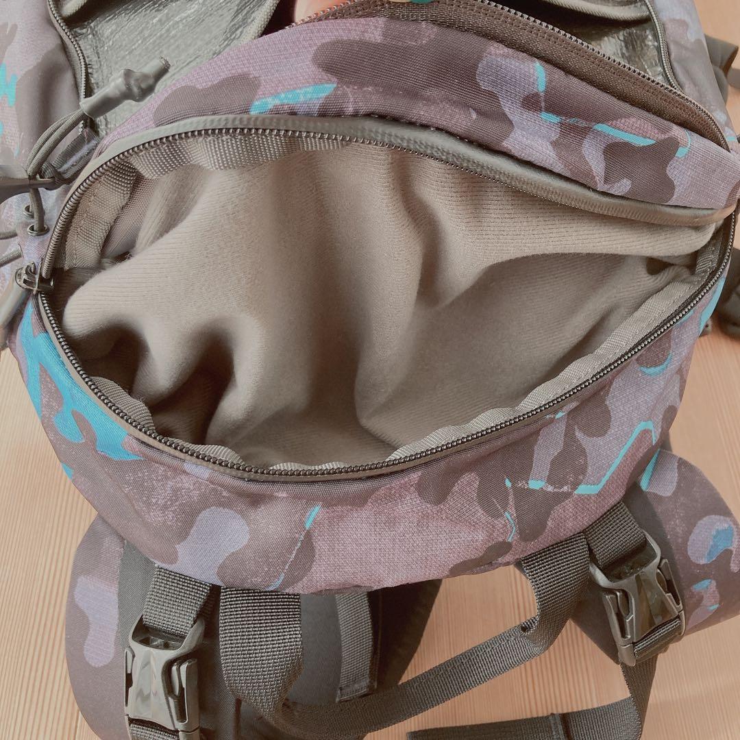 BURTON [AK] バックパック 28L