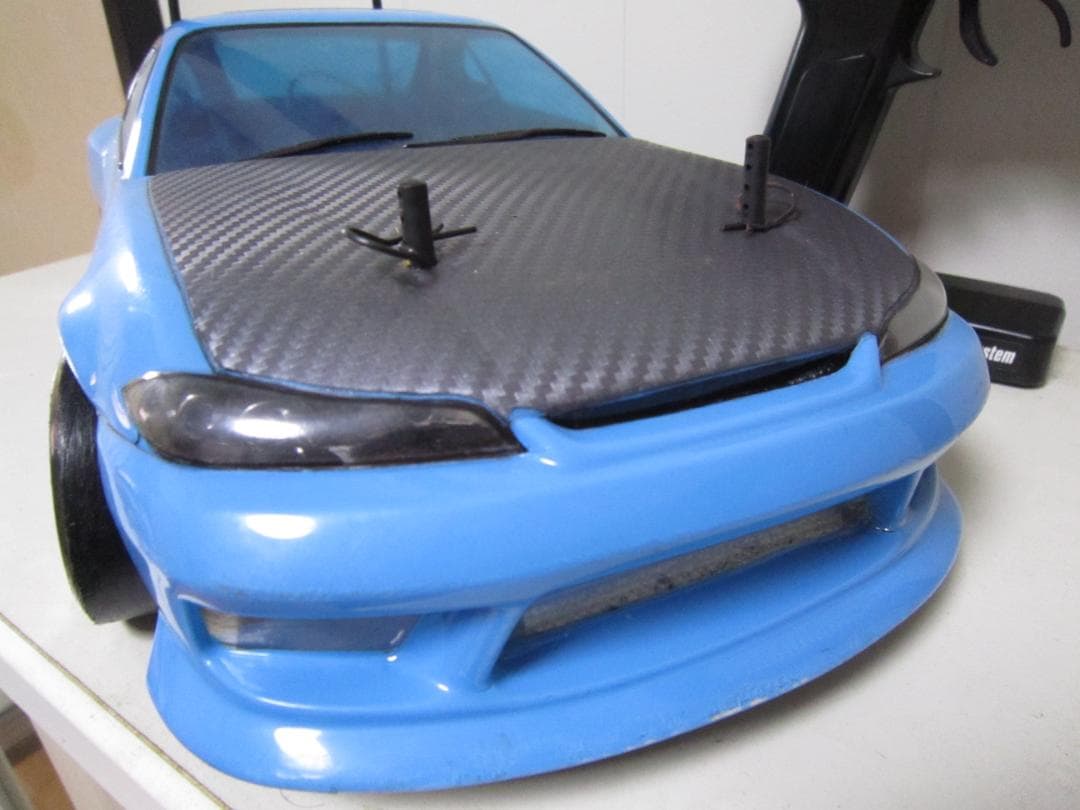 もの凄く高そうな yokomoって書いてあるラジコンカー 送料込みです