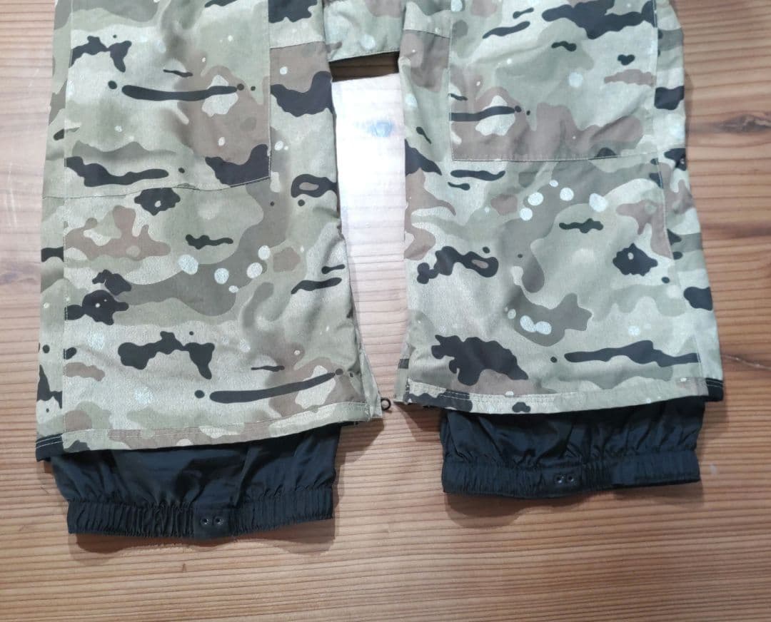 バートン BURTON　スノーボード　パンツ　カモフラ　メンズS　匿名