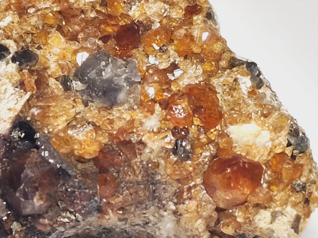 スペサルチン 60g 柘榴石 ガーネット 鑑賞石 原石 自然石 誕生石 鉱物鉱石