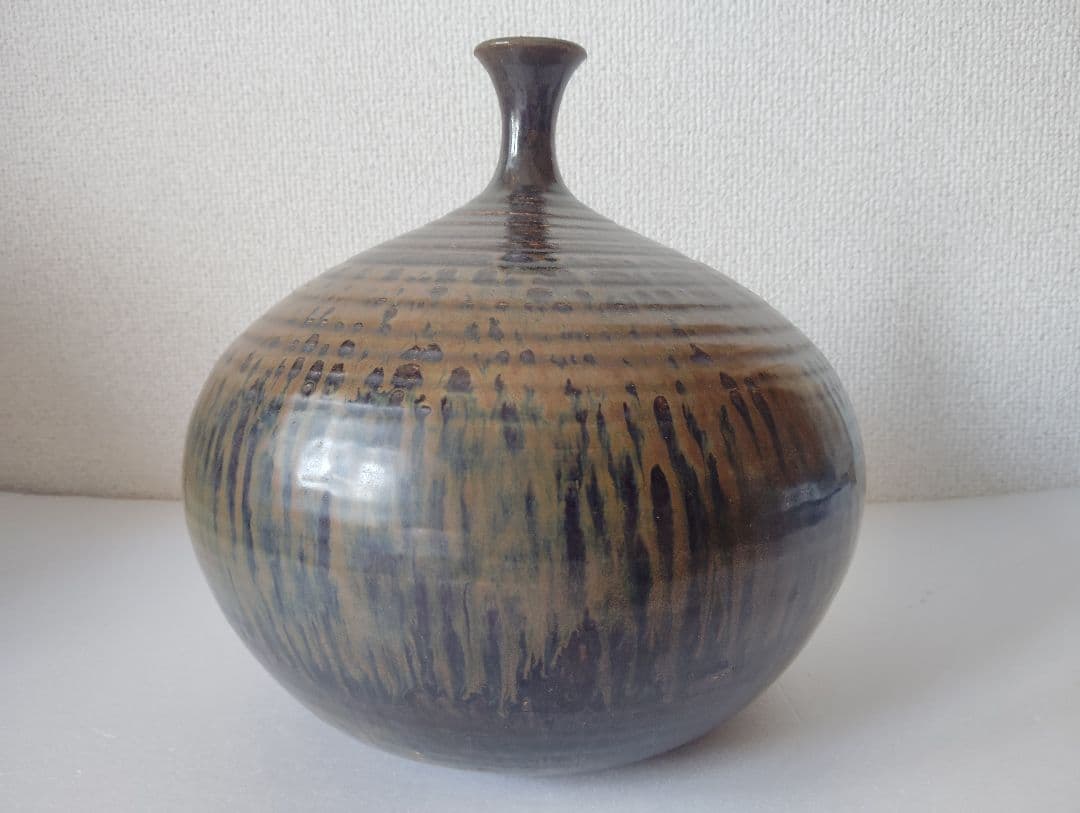 陶器の飾り壺、花瓶、 木箱付き