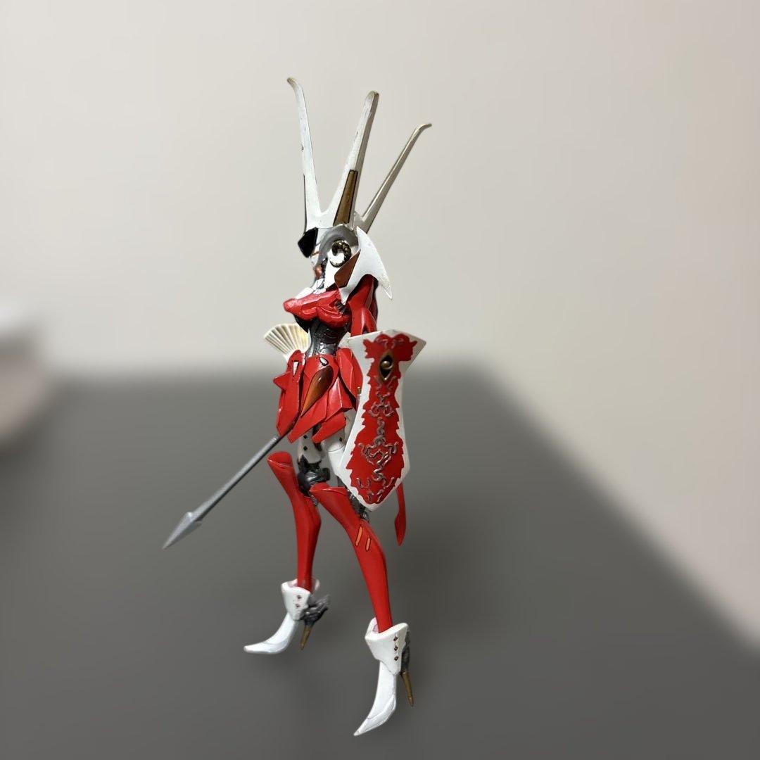 ファイブスター物語　独特なデザインのフィギュア