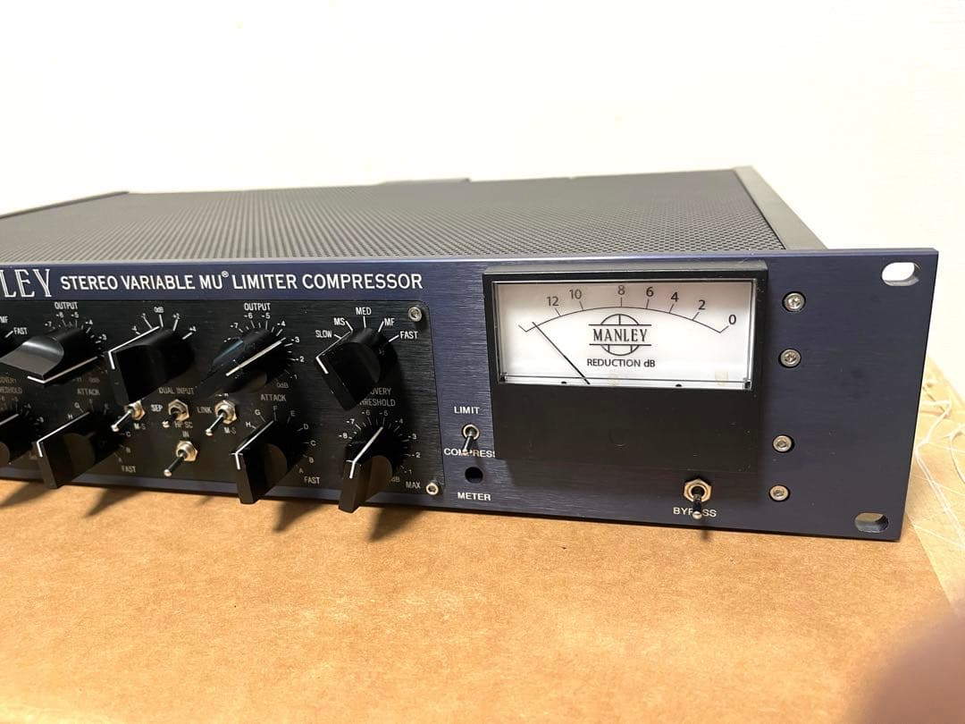 マンレイStereo VariableMU Limiter Compressor