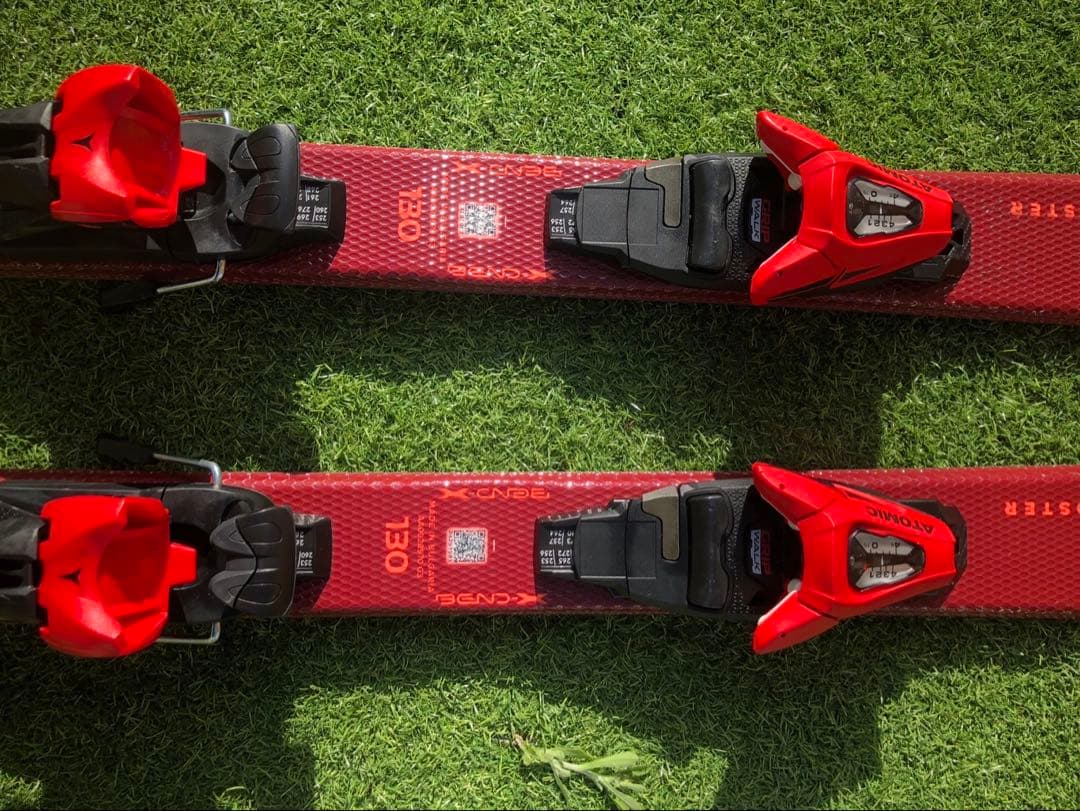 スキー板　靴　ジュニアスキー ATOMIC REDSTER Ｊ２ 130cm