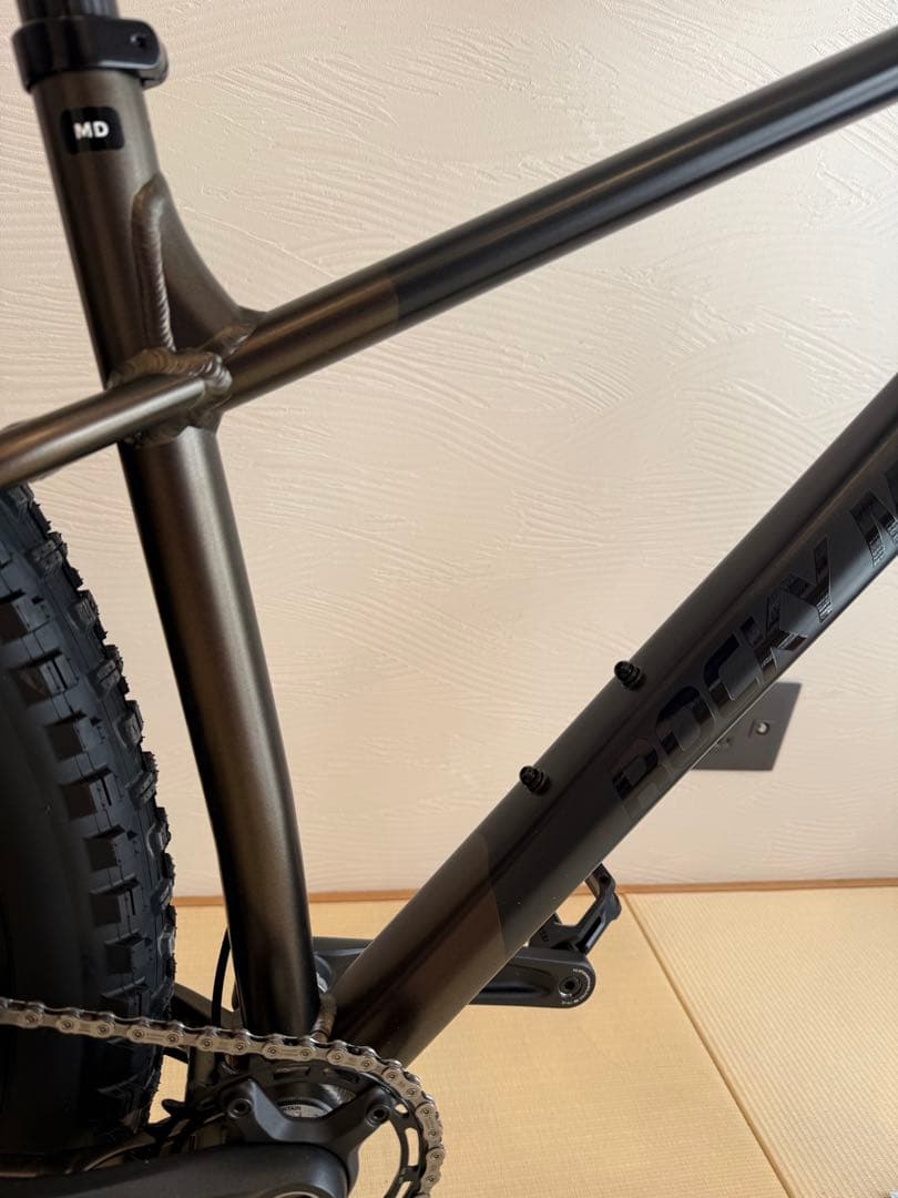 超美品【R7年12月納車　新品未使用】マウンテンバイク　ロッキーマウンテン　MD