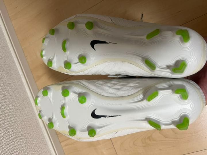 ナイキ レジェンド 8 プロ FG(ホワイト×グリーン)