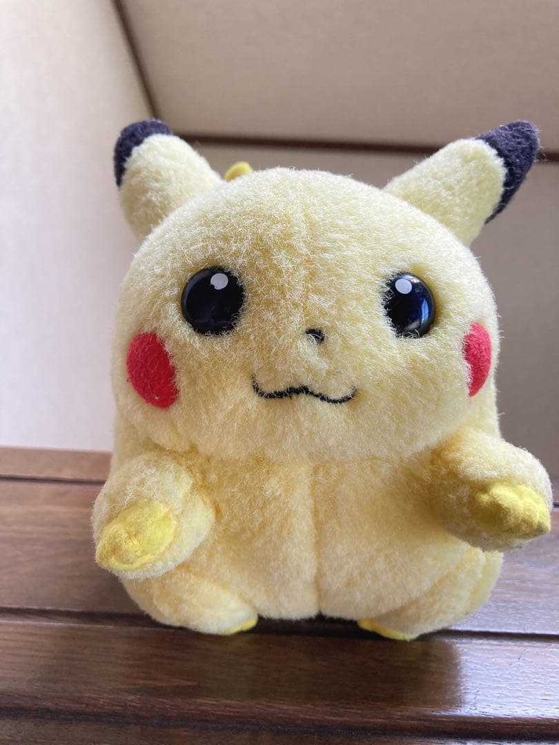 初期　ピカチュウぬいぐるみ　