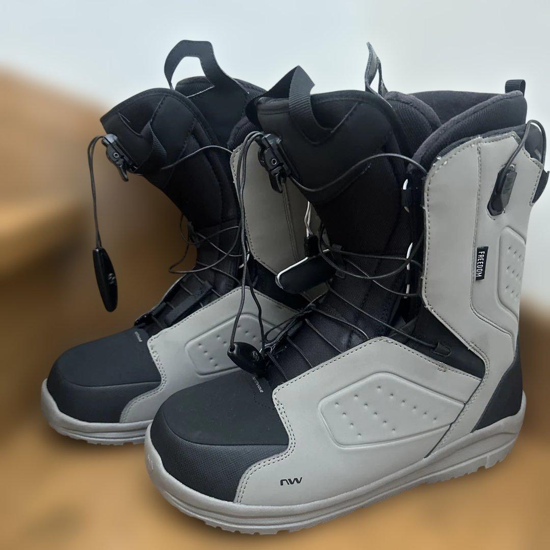 NORTHWAVE FREEDOMスノーボードブーツクイックレース サンド箱あり
