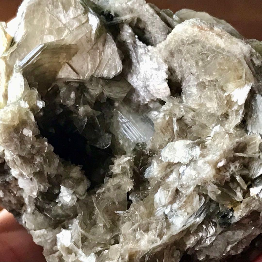 アクアマリン 原石 550ct 鉱物標本 天然石 パキスタン 一点もの レア