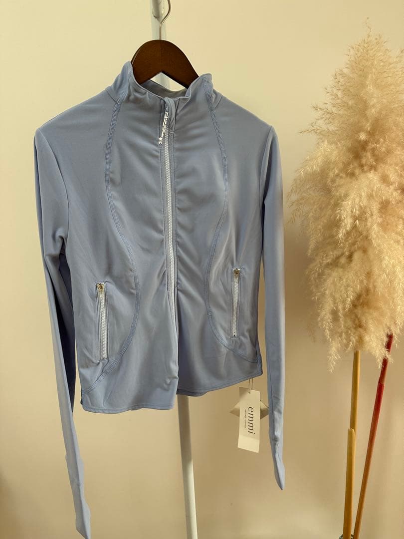 エミヨガ新品紙タグ付き⭐️サステナレッチUnity フットネスジャケットヨガウエア