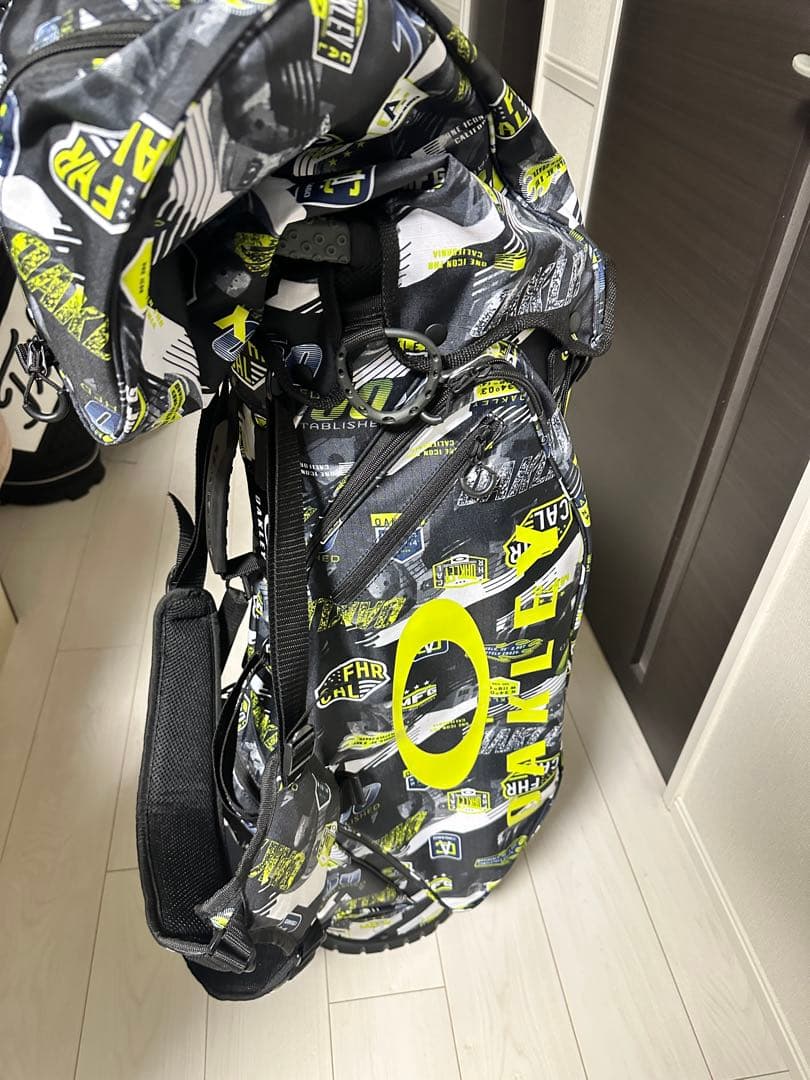 オークリー　キャディバッグ 黒/黄/グレー