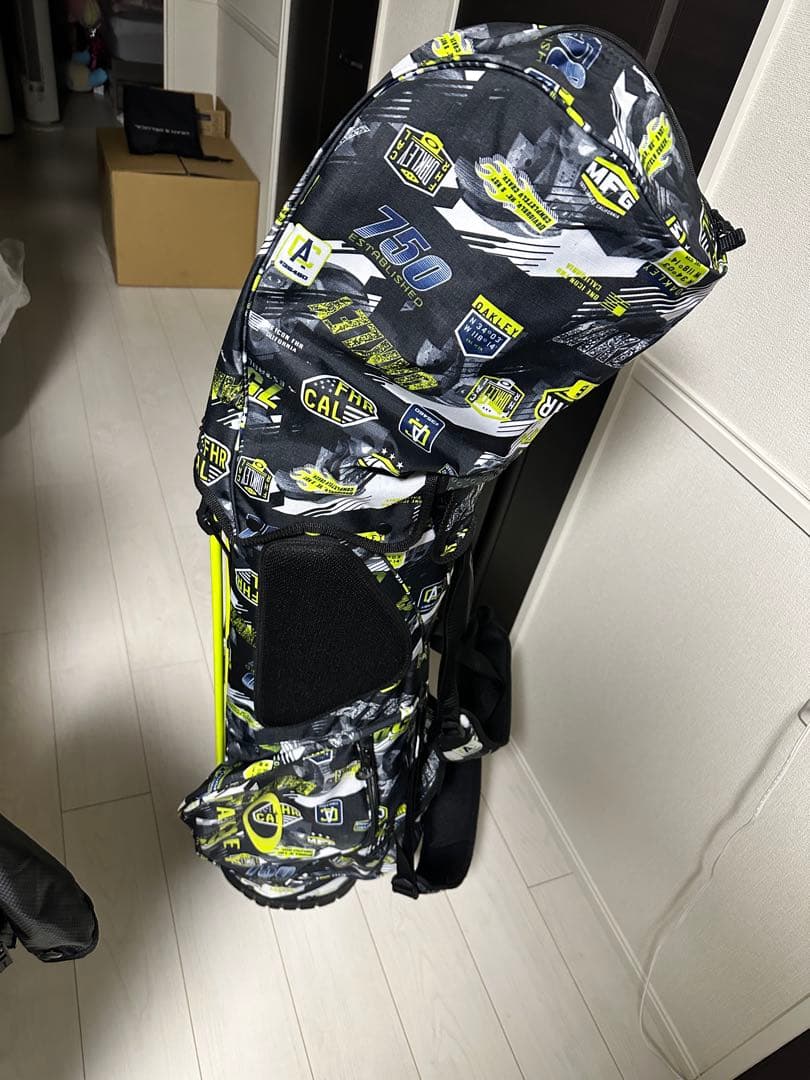 オークリー　キャディバッグ 黒/黄/グレー