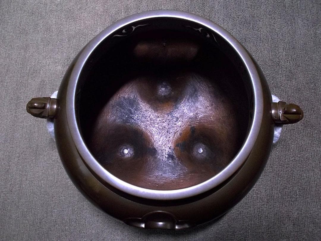 茶道具 釜師:畠春斉 風炉師:一ノ瀬宗辰 唐銅切合鬼面風炉 茶釜 釜環 共箱