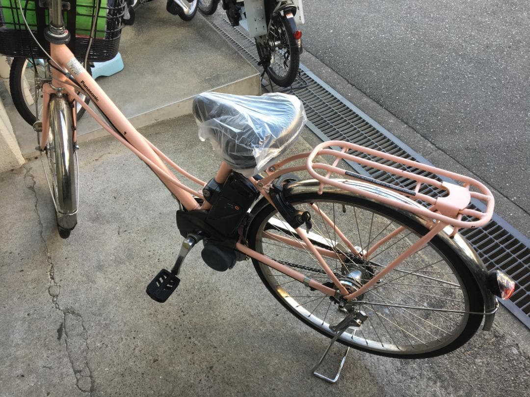 地域限定送料無料　パナソニック　カラーズ　8,9AH　ピンク　神戸市　電動自転車