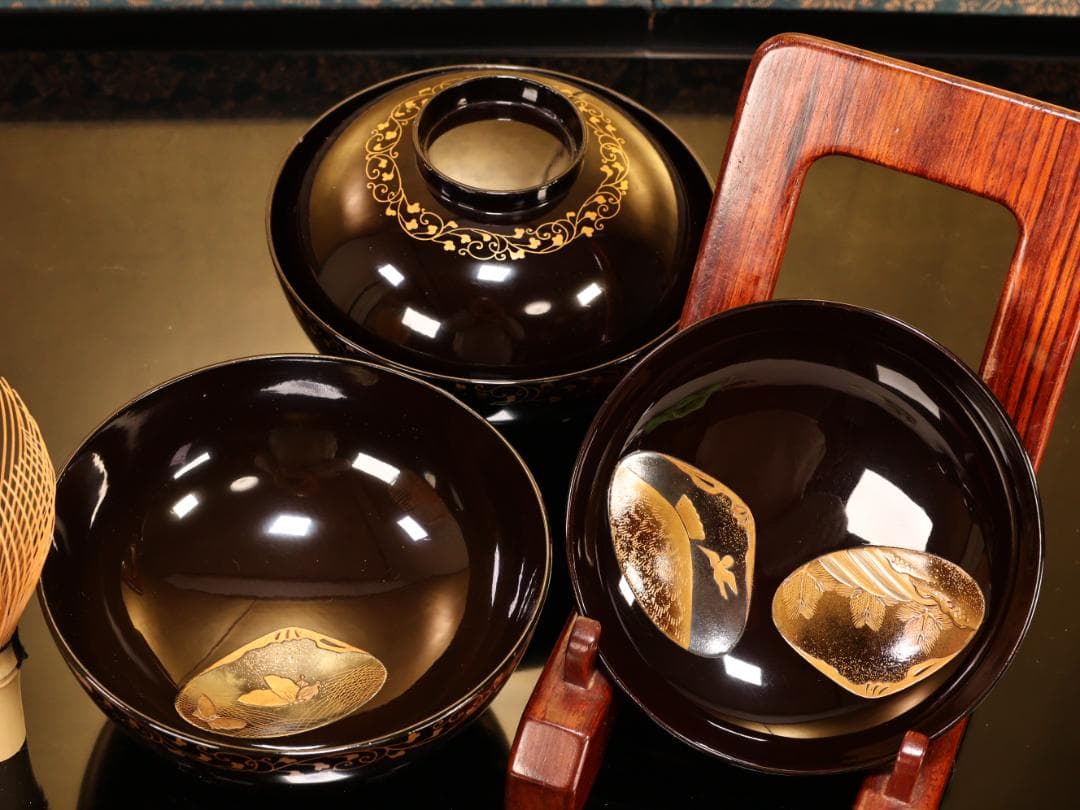 BK423　時代輪島塗　図替り　貝尽くし図金蒔絵　吸物椀　二客　木製　懐石 菓子