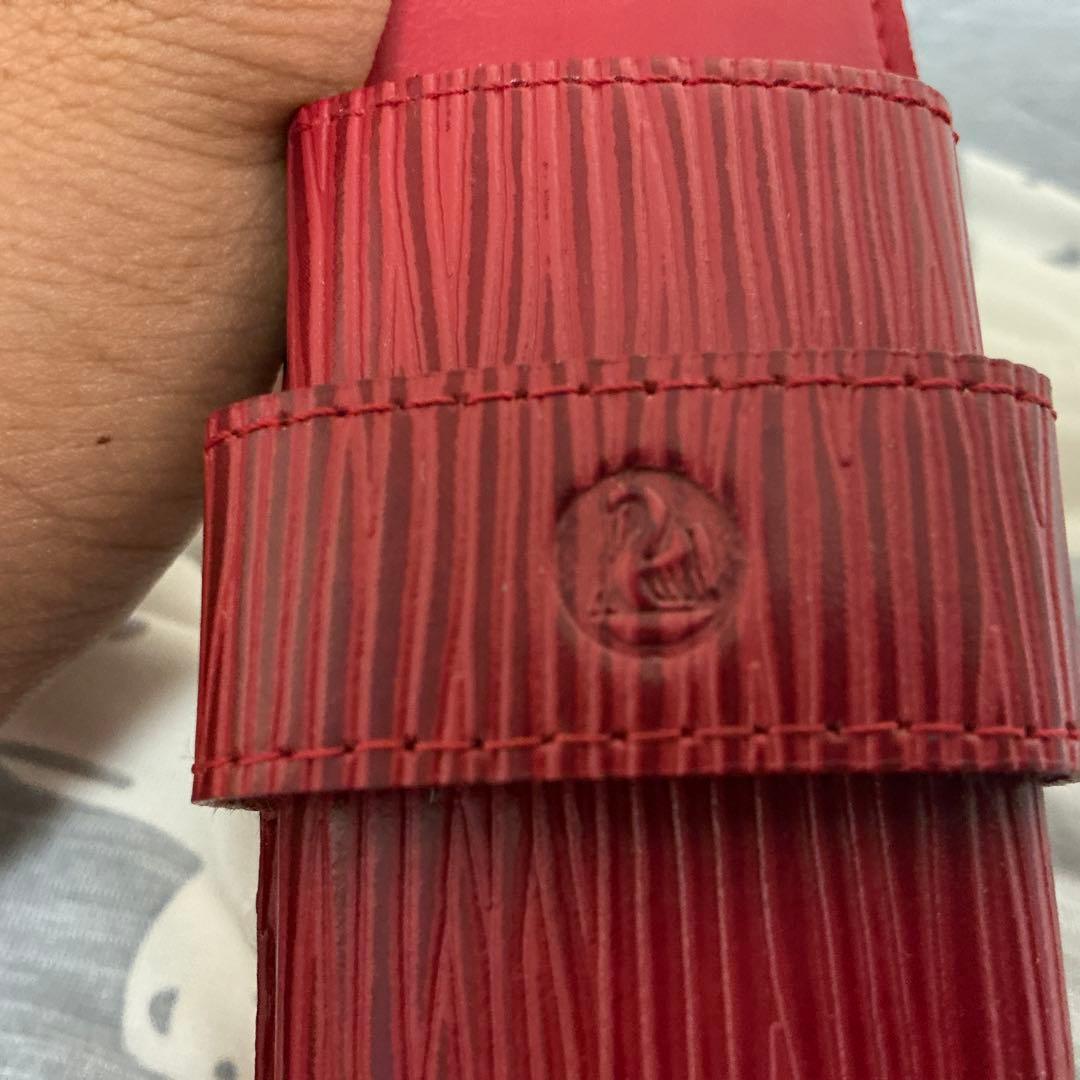 希少　赤い木目調ペンケース スワンの刻印付き