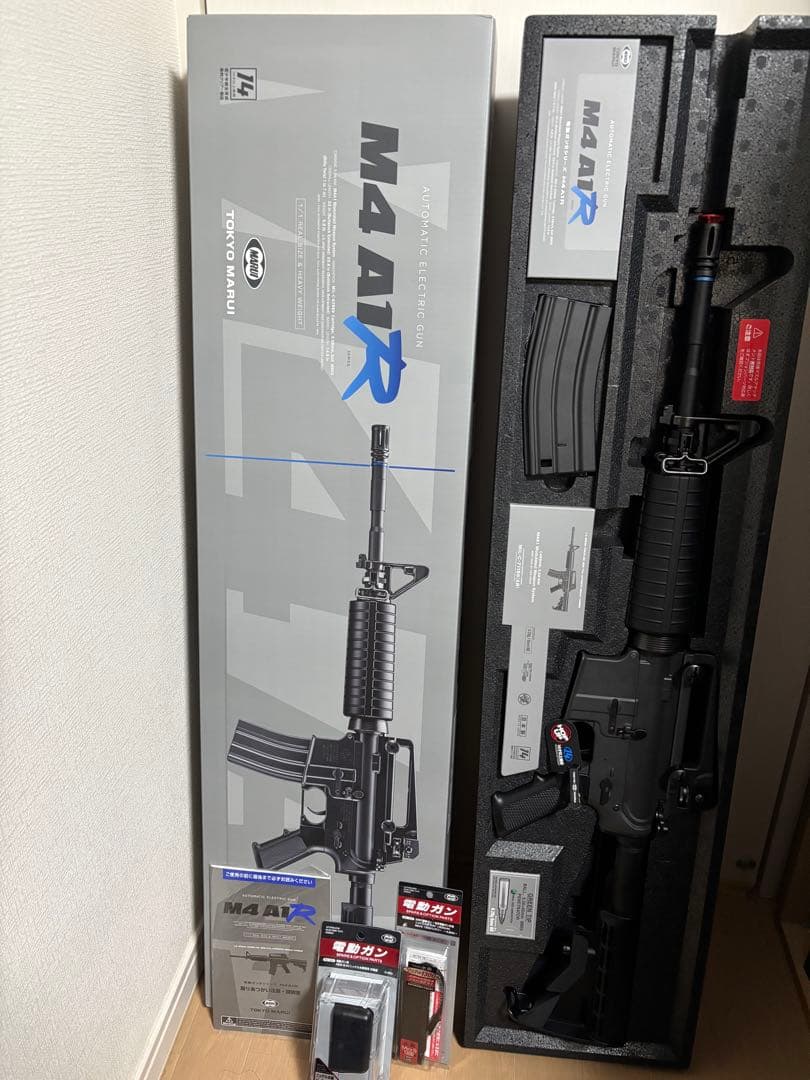 東京マルイ　M4A1R バッテリー、充電器付き