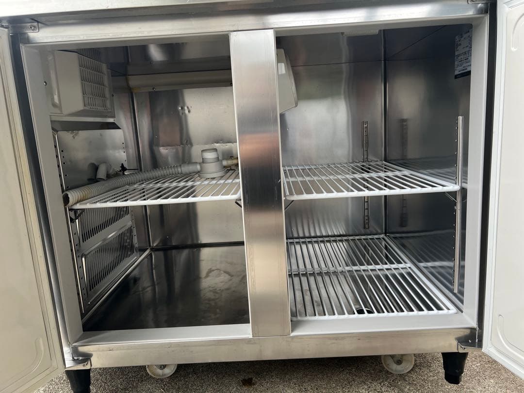 2017年 ホシザキテーブル形冷凍冷蔵庫