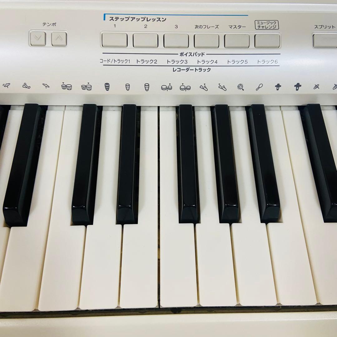 美品　CASIO LK208 光ナビゲーション キーボード 電子ピアノ カシオ