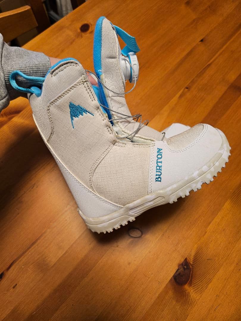 Burton Grom Boa 子ども用スノーボードブーツ 11C