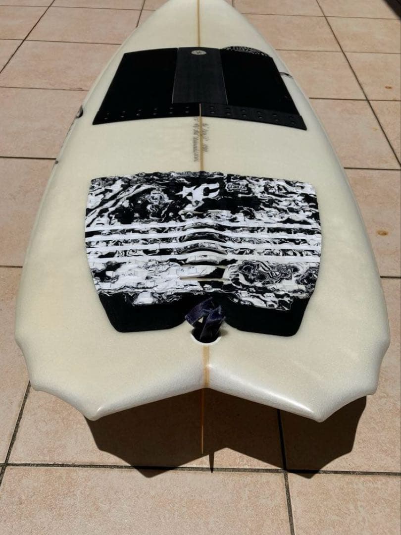 【送料込】JUSTICE surfboard BARRACUDA 5’2″