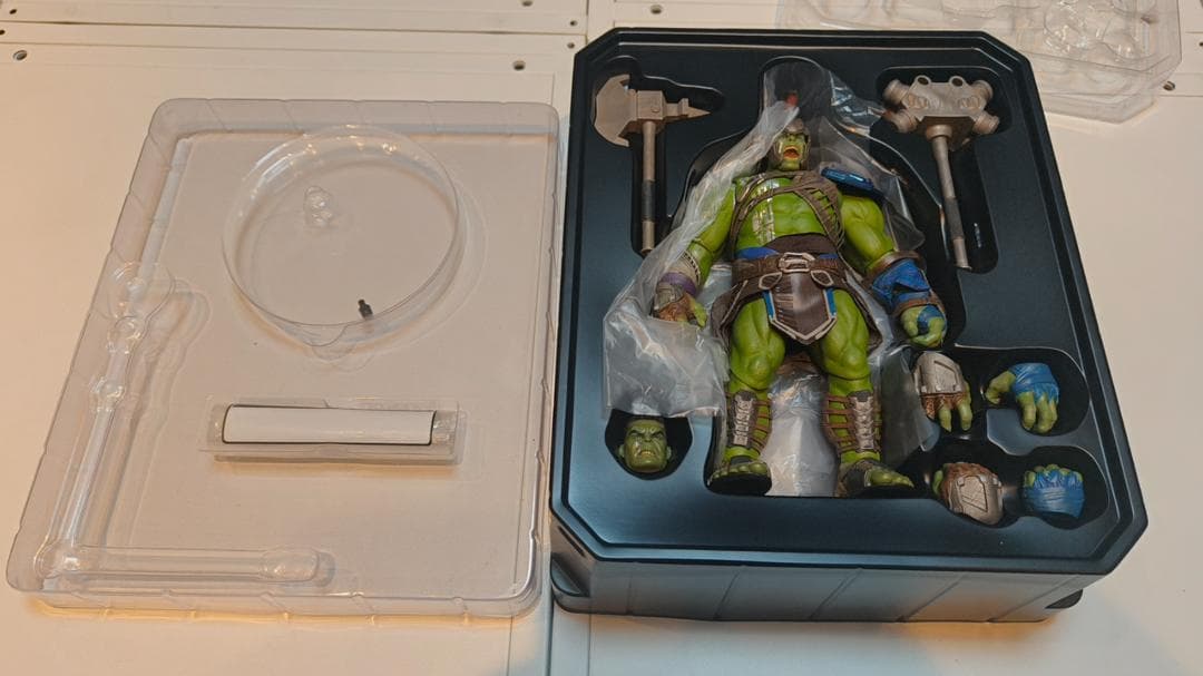 Mezco メズコワン12コレクティブ/ マイティ・ソー バトルロイヤル ハルク