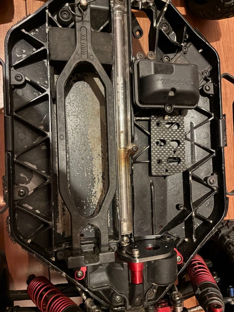 トラクサススラッシュ4X4アルティメイト1/10