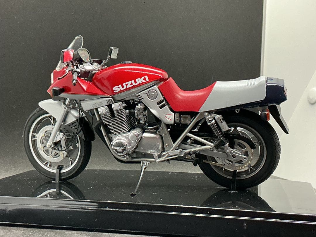 ⑨ スズキGSX1100Sカタナ　ヨシムラマフラー　プラモデル完成品