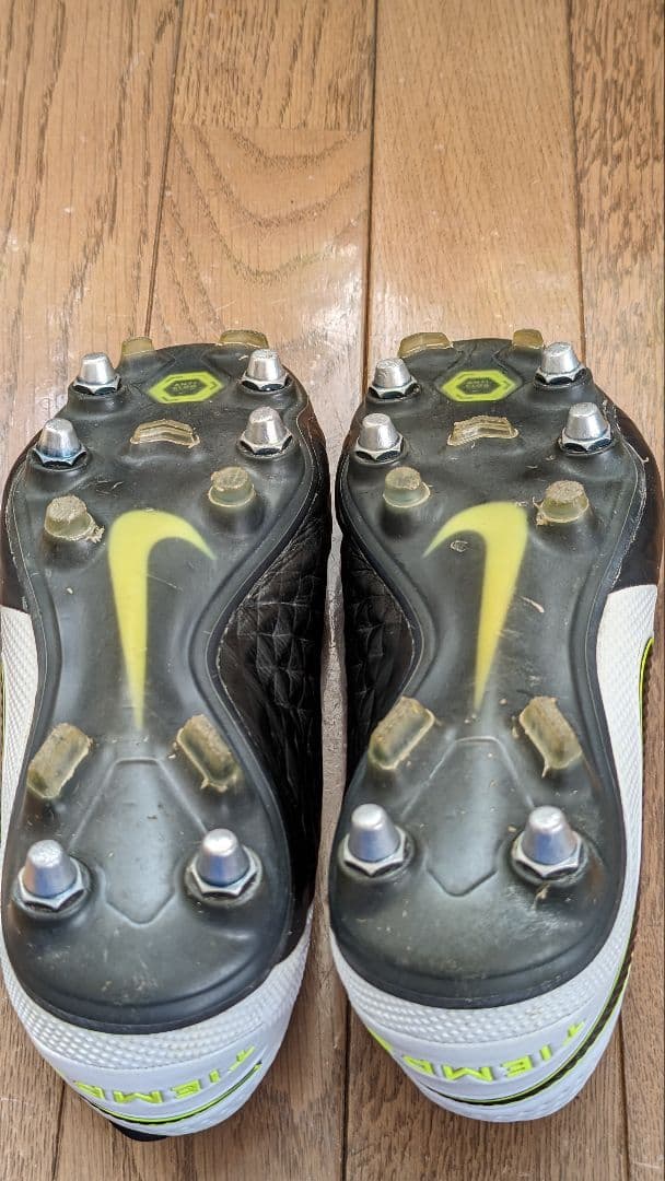 ナイキ ティエンポレジェンド8 SG ACC　サッカースパイク　NIKE