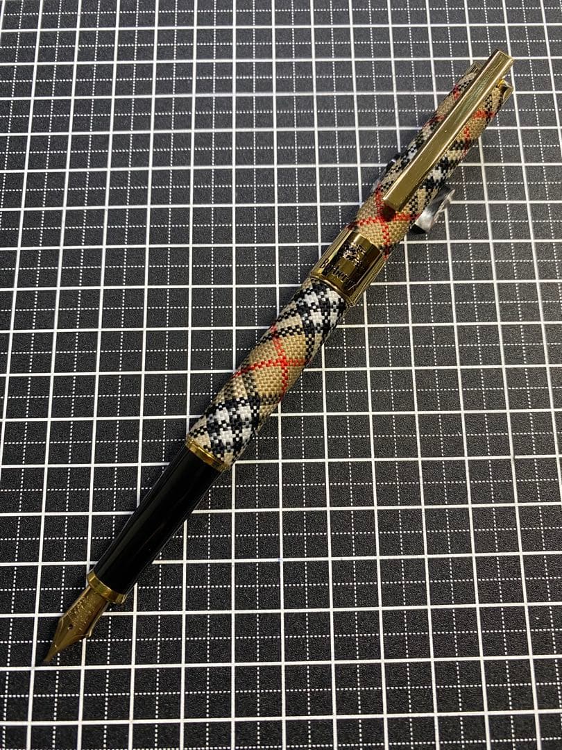 Burberry NOVA 布張り　万年筆　字幅M