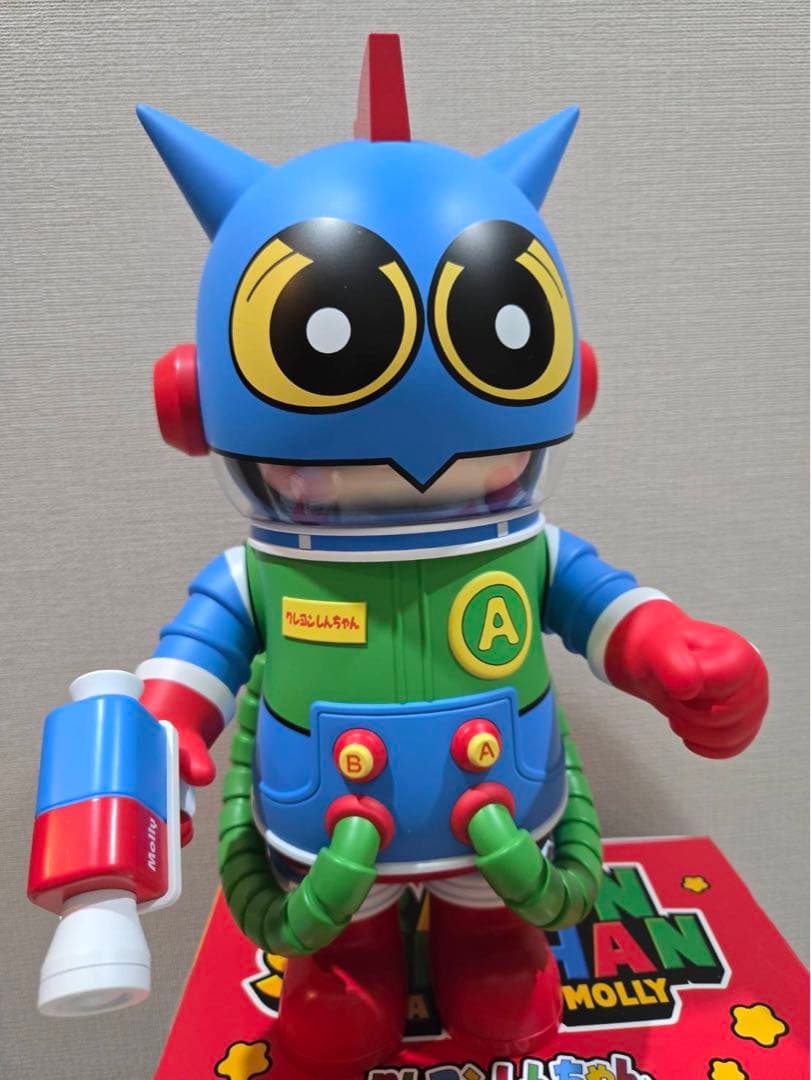 MEGA SPACE molly 400% アクション仮面　クレヨンしんちゃん