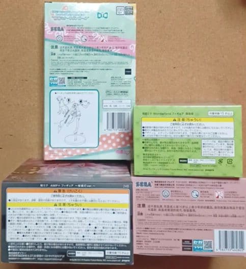 プライズ　初音・桜ミク　AMP・SPM等　４体set