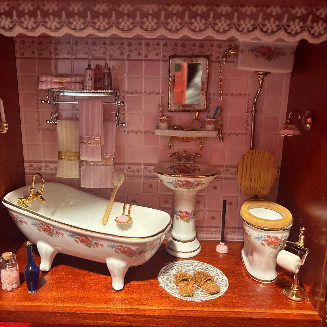 ロイターポーセリン　ドールハウス　パウダールーム、猫脚バス、レバー式トイレ