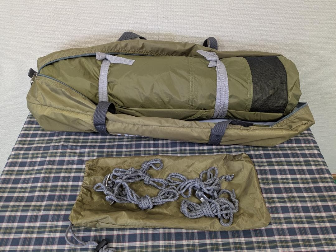 revoタープsolo ウォールセット　ポール・ペグ付き