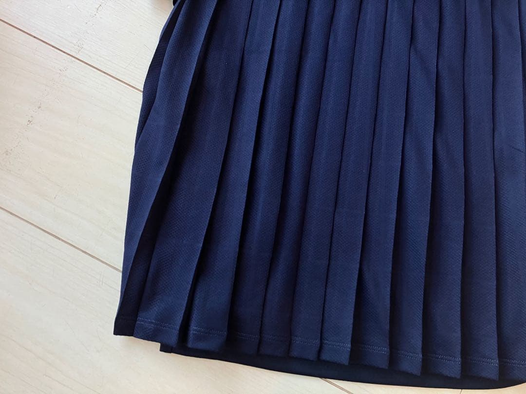 FILAフィラ＊紺のエアリーバックプリーツトップスとタイダイブルースコートセット