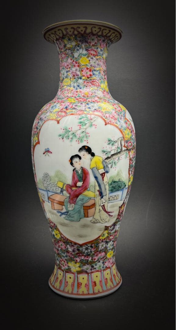 中国美術 古玩 萬花錦地 仕女紋樣 大花瓶 大清乾隆年製