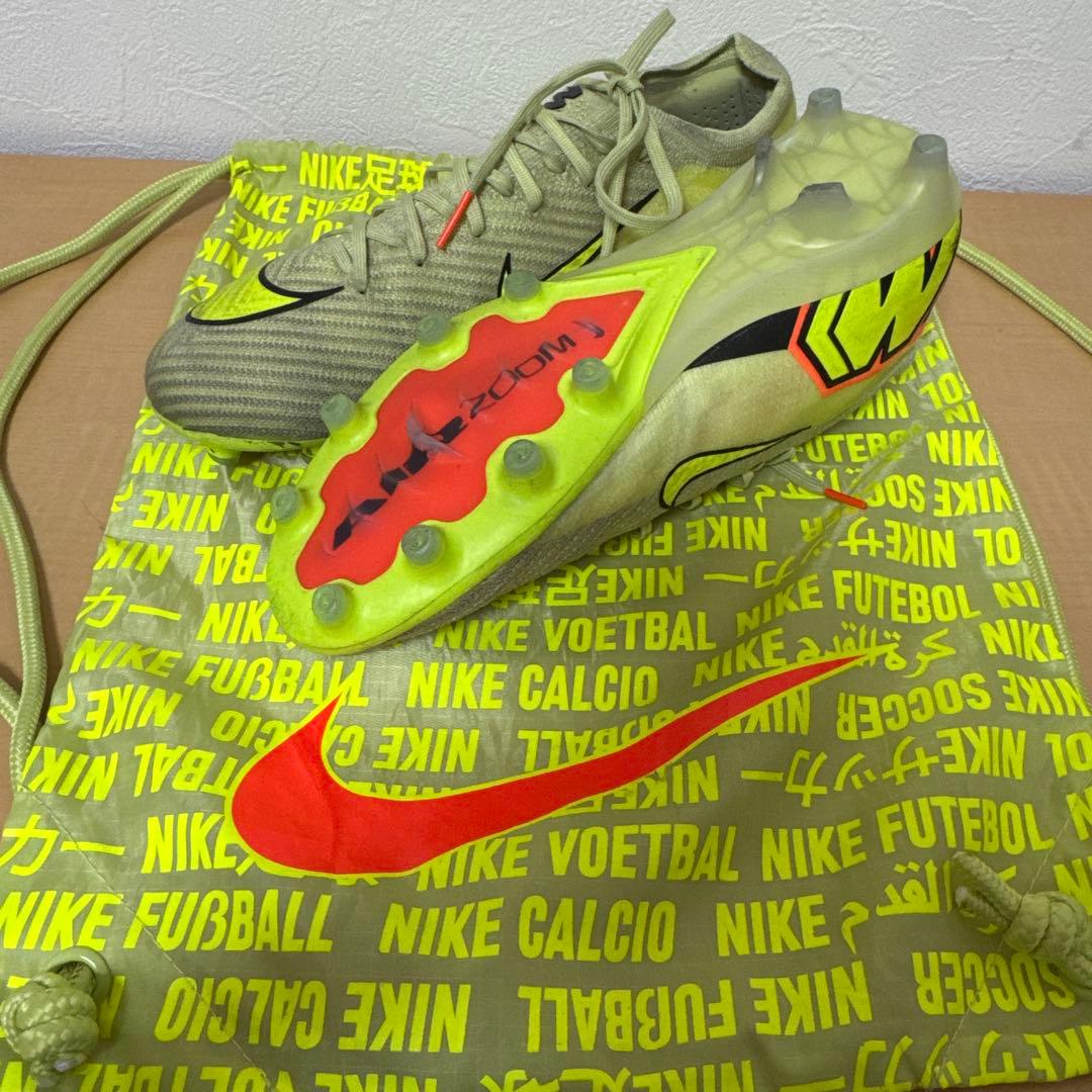 Nike サッカーシューズ イエロー/グレー 収納バッグ付き