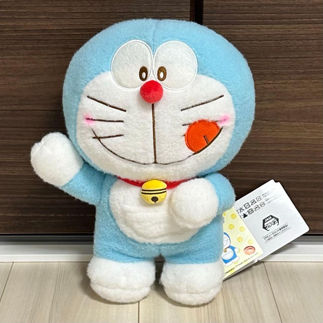 ドラえもん　お誕生日BIGぬいぐるみ8個　赤いほっぺLぬいぐるみ1個