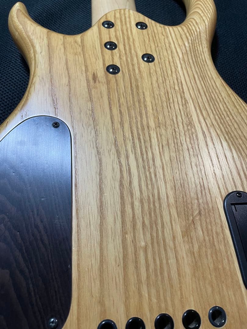 Sire / M7 Ash-5 NT 5弦ベース