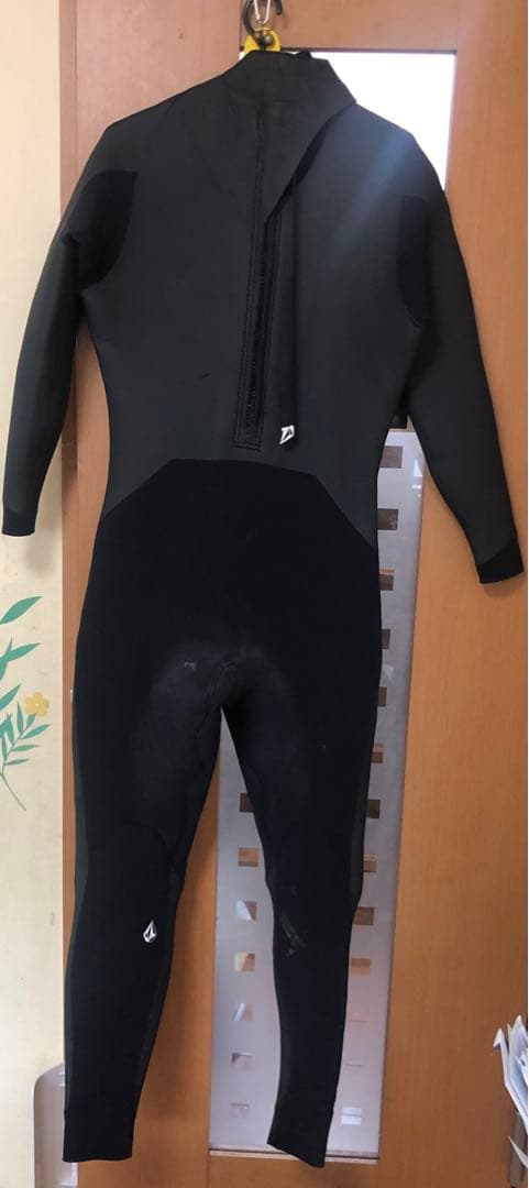 レア⭐︎Volcom ボルコム セミドライスーツ 4✖️3 USLサイズ メンズ